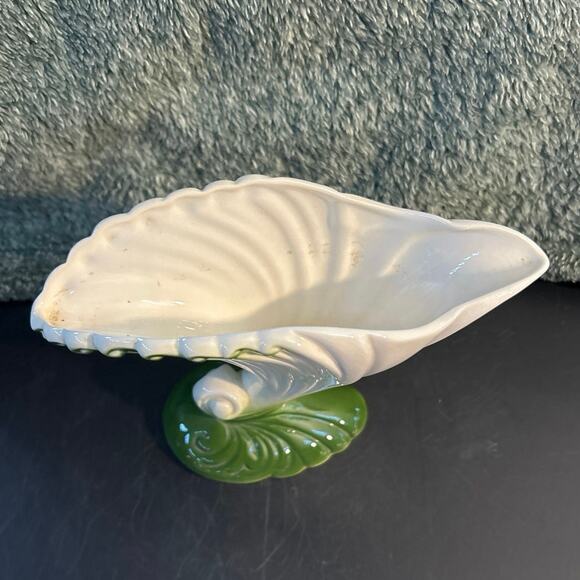 Beauceware Green and White MCM Cornucopia Vase Ceramic Pottery c1950 - Picture 7 of 8